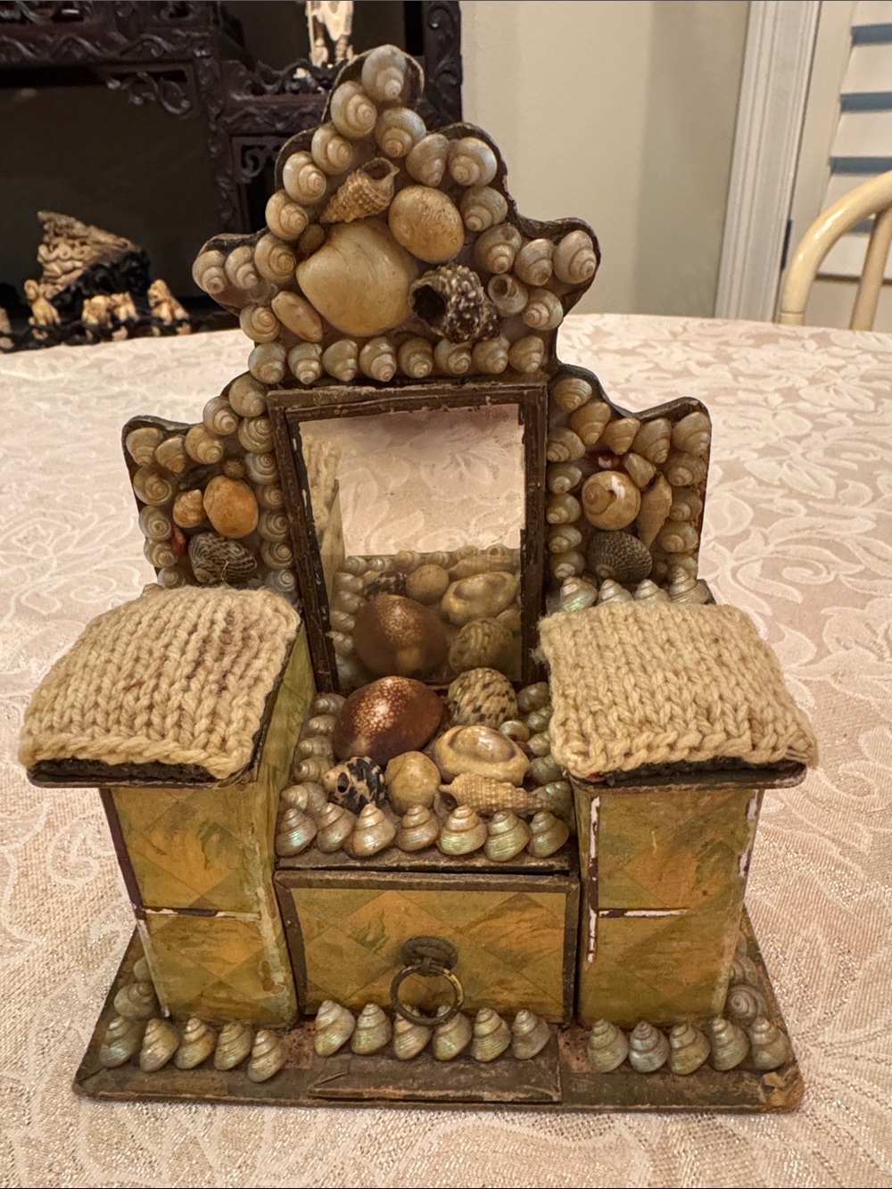 Authentic Victorian 1895-1896 Shellwork Souvenir Folk Art Vanity Trinket Box